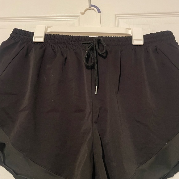 Athletic Flowy Shorts w Elastic Stretch Waistband - Picture 3 of 7